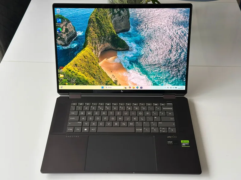 HP Spectre x360 2-in-1 Laptop 16-aa0000na (9D1Q5EA)