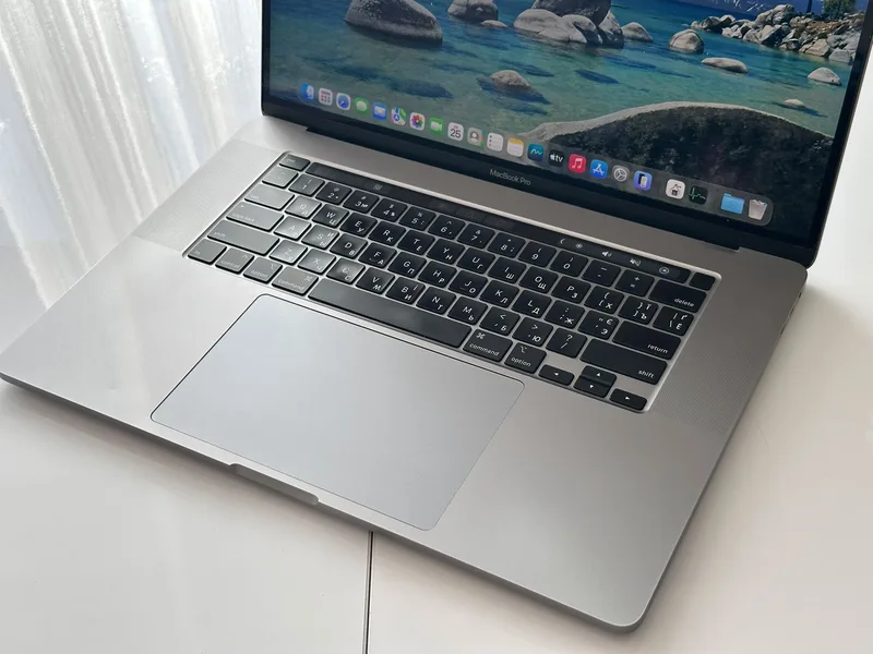 MacBook Pro 16 (2019)