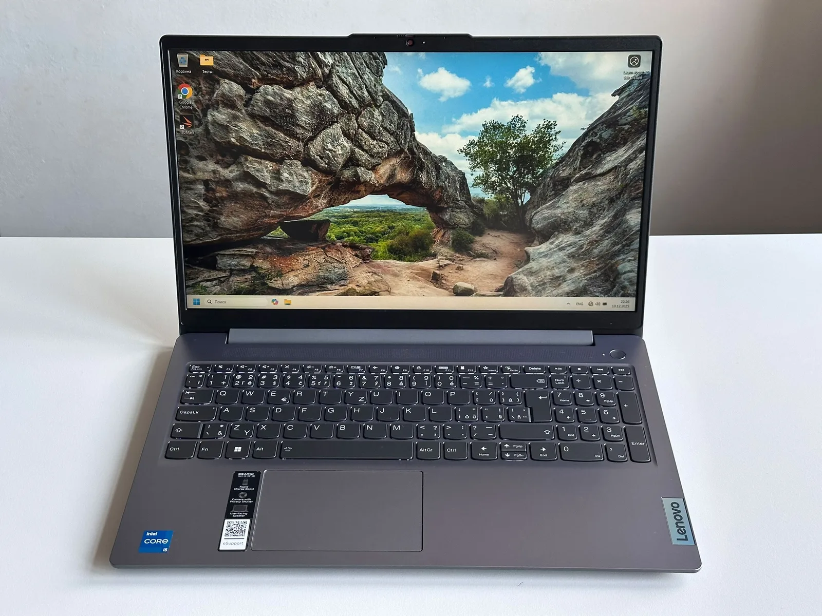Lenovo IdeaPad Slim 3 15IAH8 (83ER007FCK)