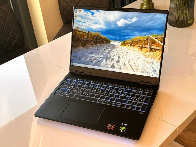 OMEN MAX Gaming Laptop 16-ak0001na (BN8D0EA)