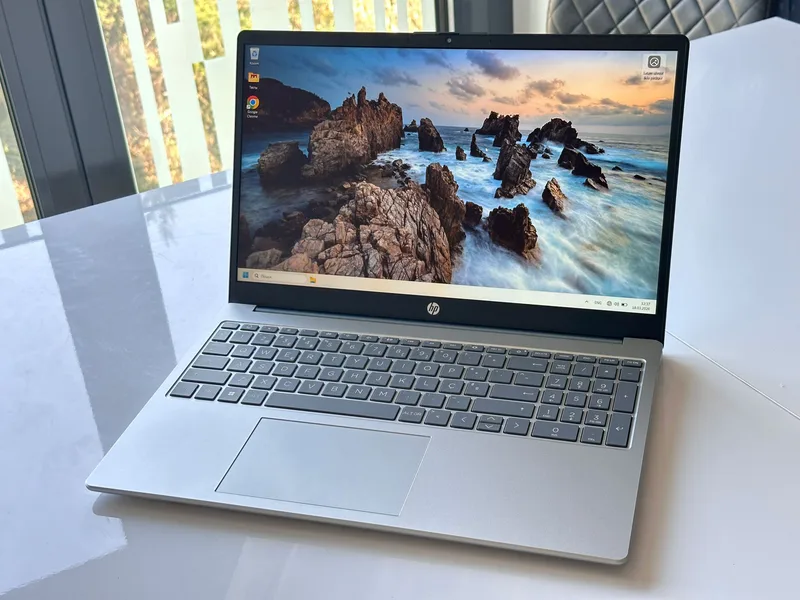HP Laptop 15-fd1009np (A59QNEA)