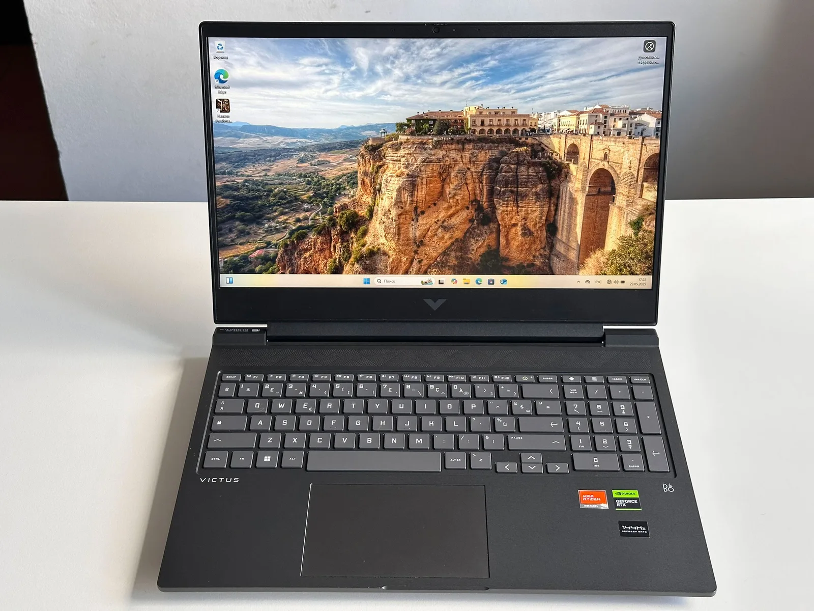 HP Victus 16-s0040nf (8M3B1EA)