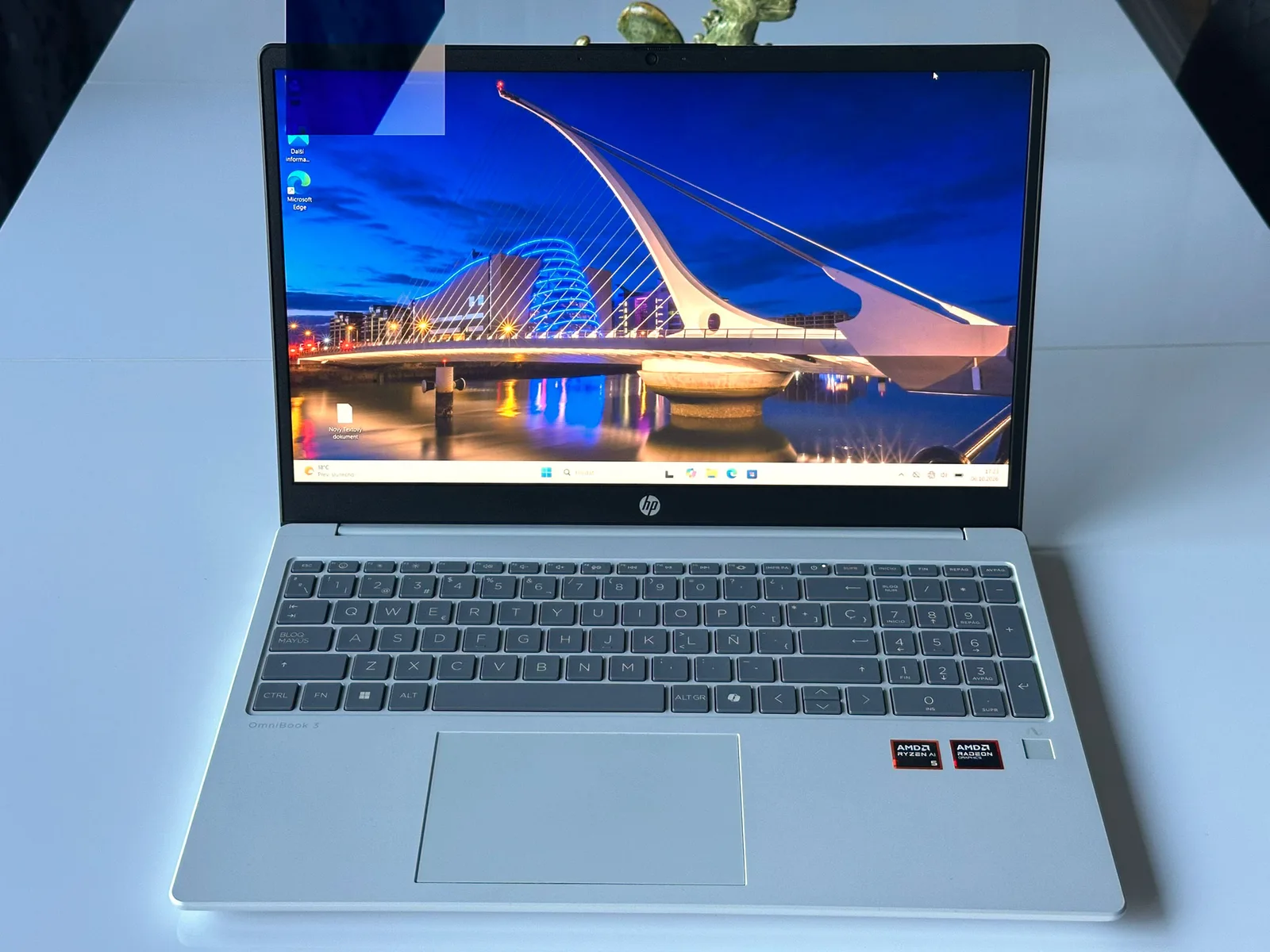 HP OmniBook 3 Laptop Next Gen AI 15-fn0003ns (C65M7EA)
