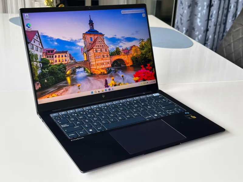 HP EliteBook Ultra 14 inch G1q Notebook AI PC (A36ZJET)