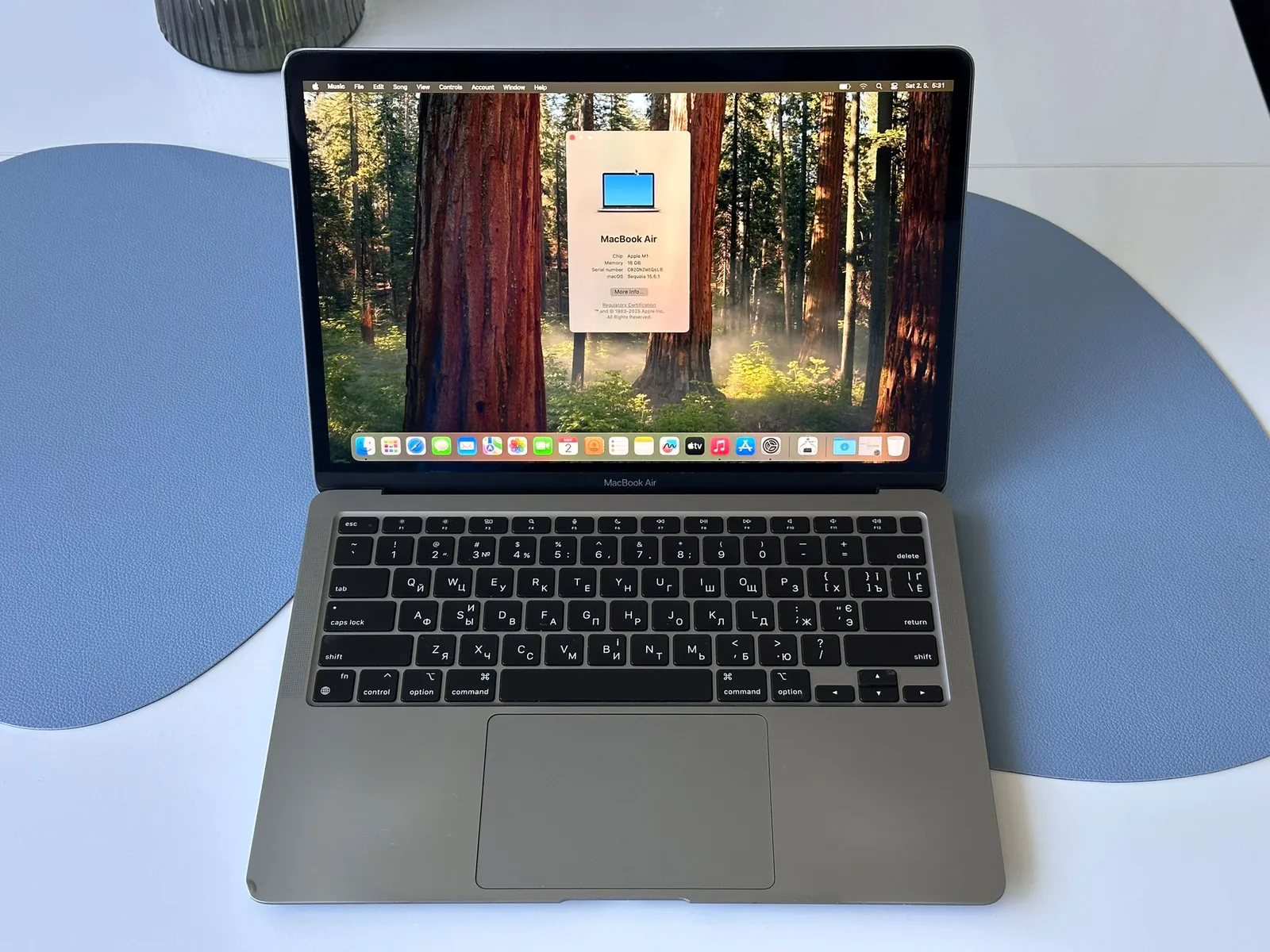 MacBook Air 13 (2020)