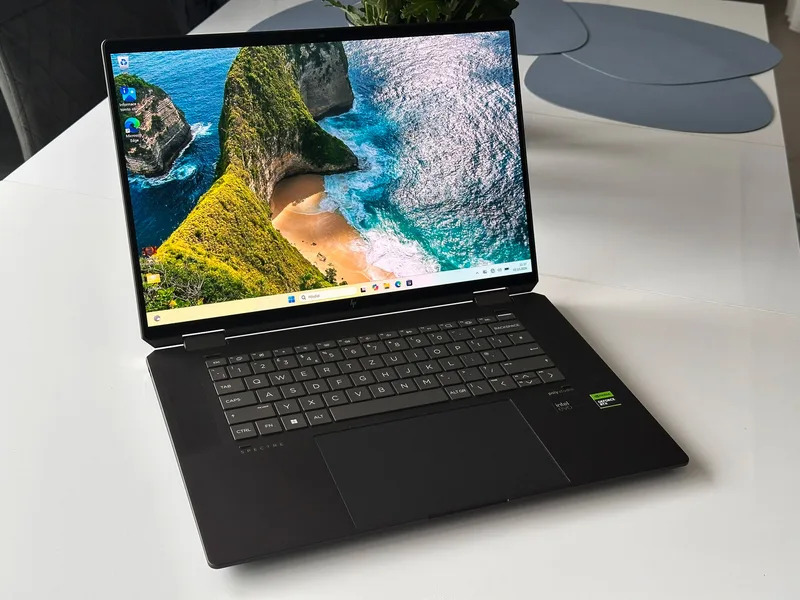 HP Spectre x360 2-in-1 Laptop 16-aa0000na (9D1Q5EA)